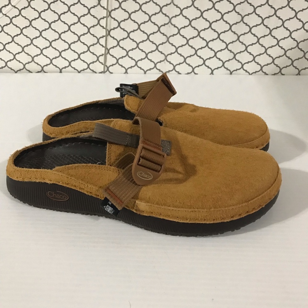 Chaco Menβs Tan Suede Slip-On Mule Size 11